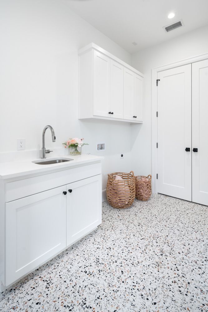 5806 Orchid Lane interior