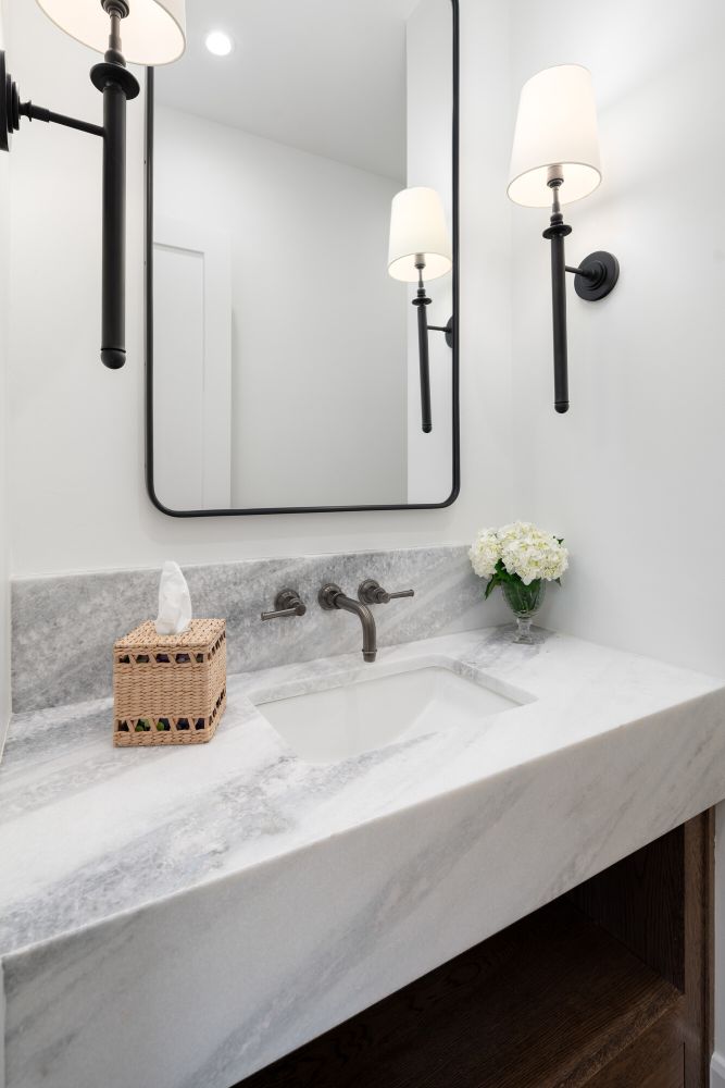 5806 Orchid Lane interior