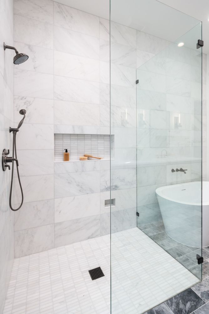 5806 Orchid Lane interior