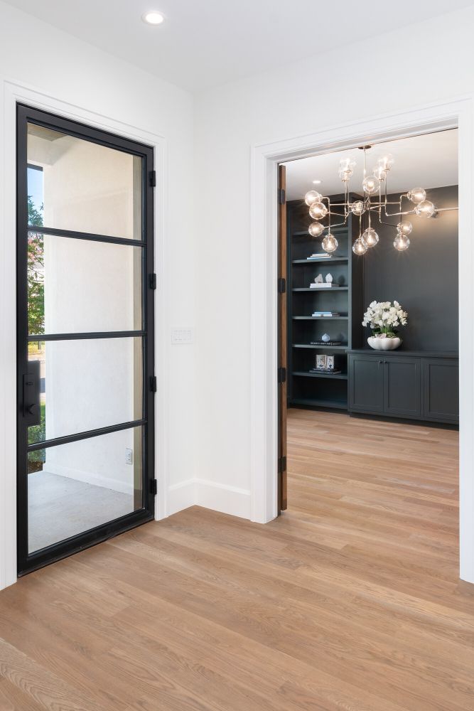 5806 Orchid Lane interior