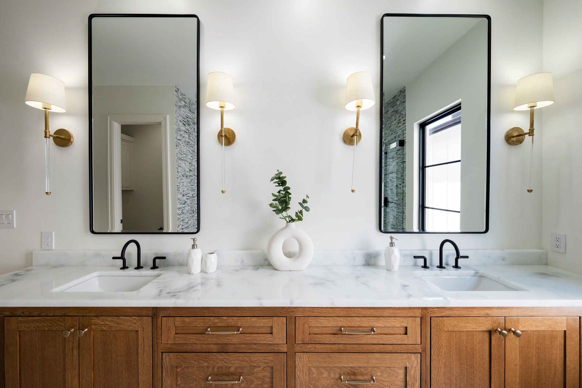 5720 Orchid Lane interior