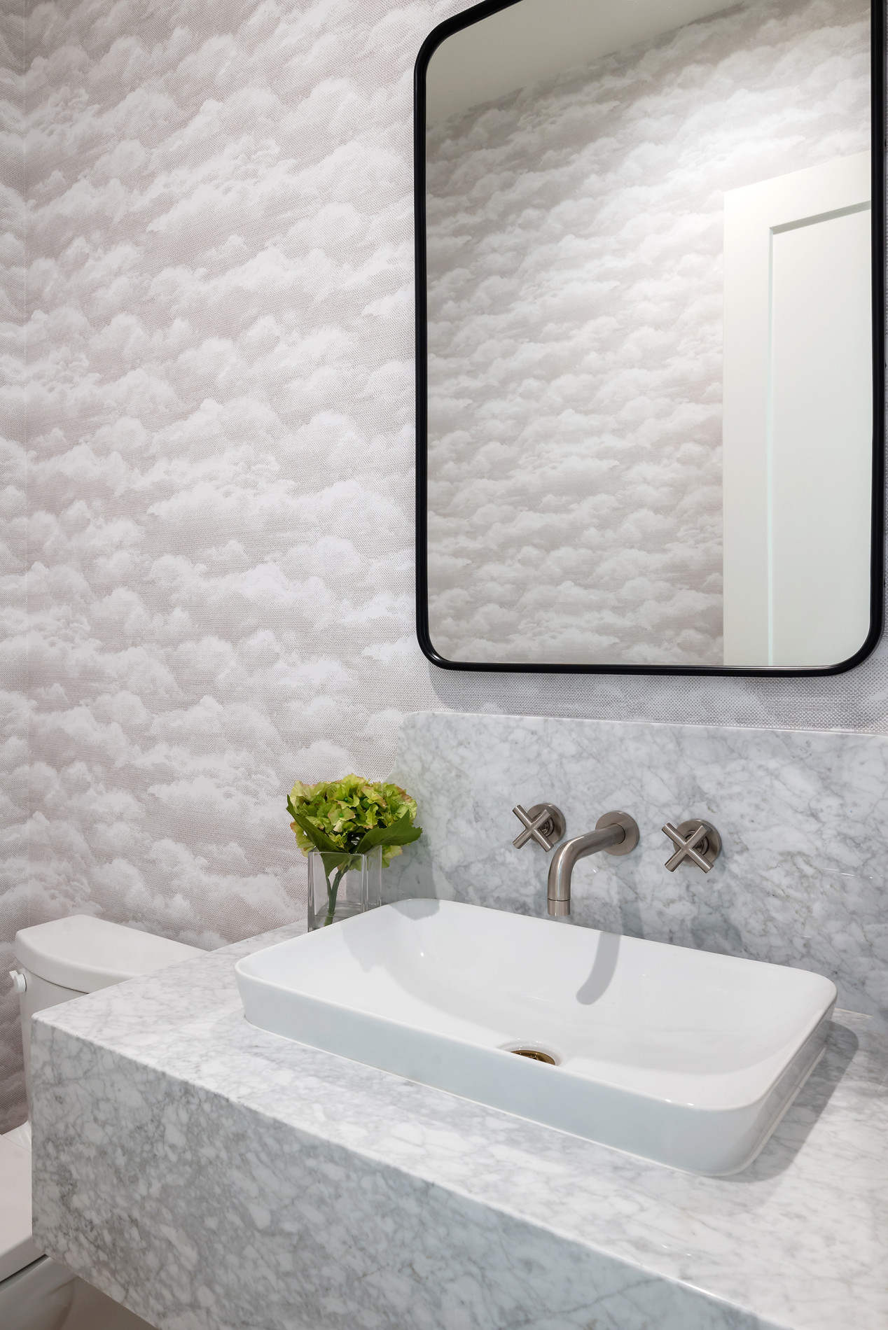 5722 Orchid Lane interior