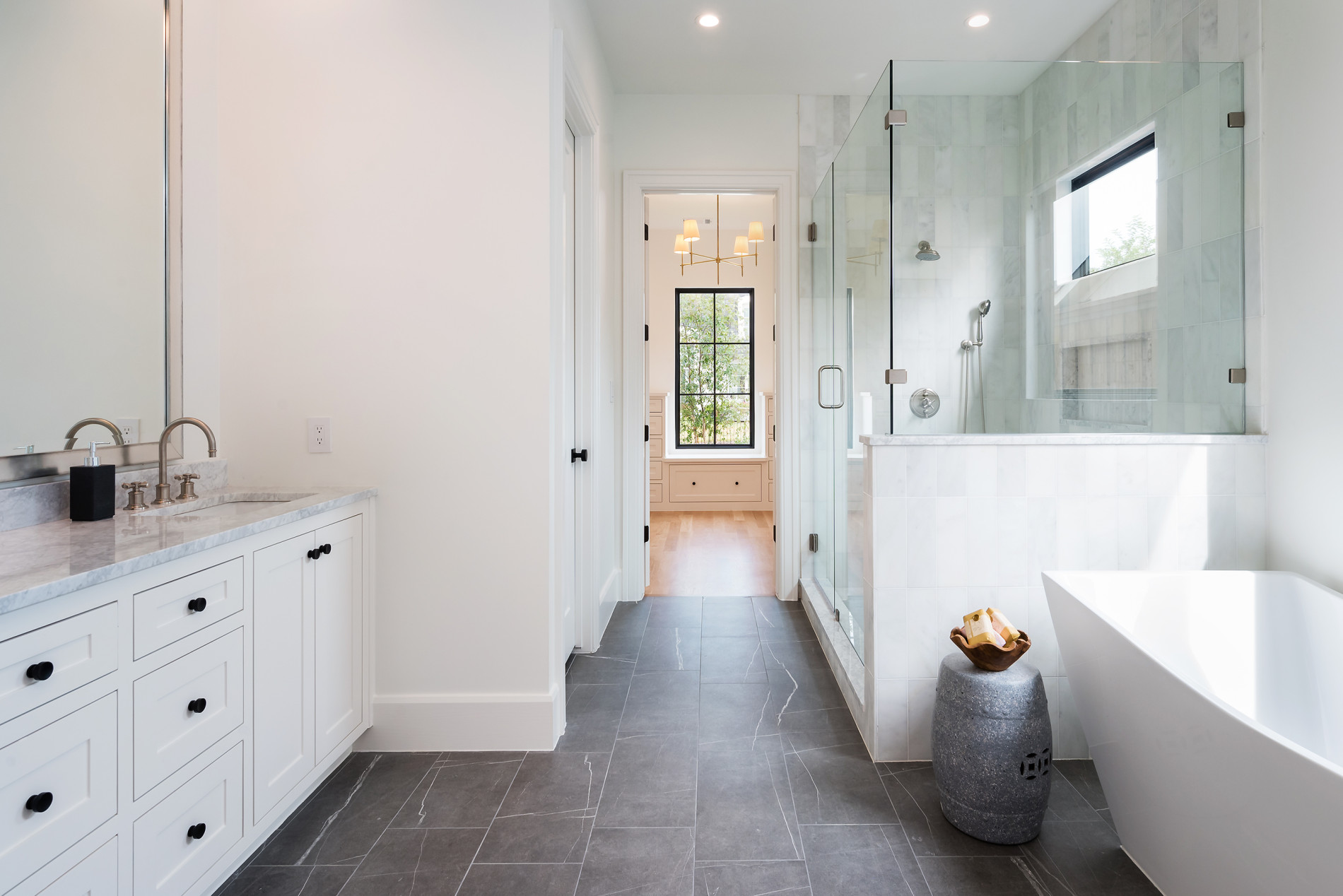 5722 Orchid Lane interior