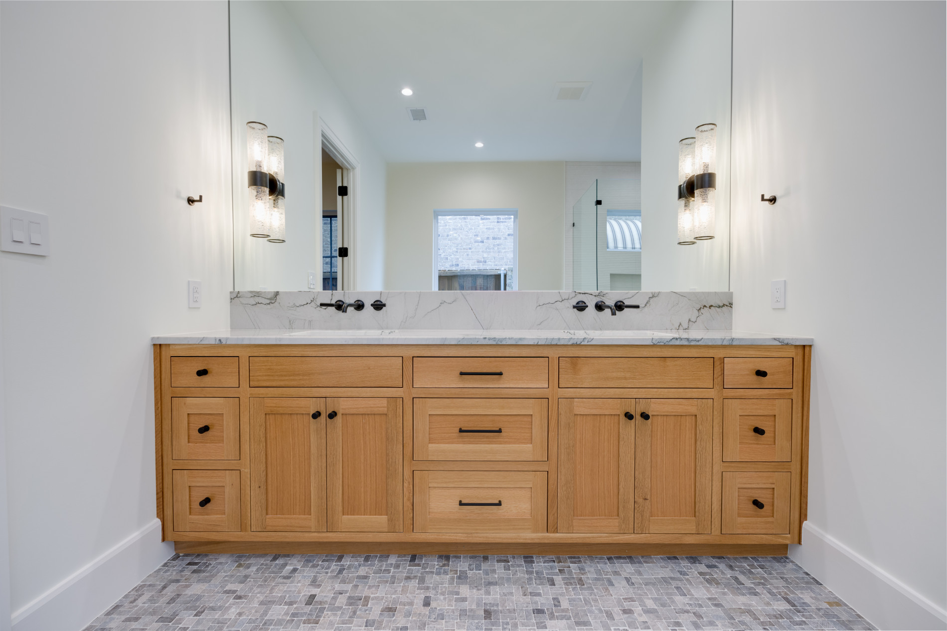 5808 Orchid Lane interior